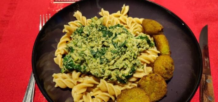 Pasta met zelfgemaakte pesto